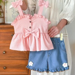 SHEIN Vintaside Kids Young girl This Two Pieces Set Of Yellow Halter Top And Pocket Denim